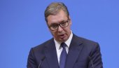 ВУЧИЋ О СНИМКУ КАСАПЉЕЊА ТОРТЕ СА ЊЕГОВИМ ЛИКОМ: То најбоље показује вододелницу између нас