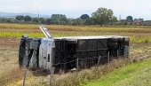 ODREĐEN PRITVOR VOZAČU IZ SOMBORA: Upravljao autobusom koji se prevrnuo kod Leskovca