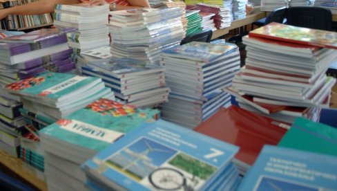POČELA PRIJAVA ZA BESPLATNE UDŽBENIKE U OSNOVNIM ŠKOLAMA: Rok do 10. juna - ovi učenici mogu da se prijave POČELA PRIJAVA ZA BESPLATNE UDŽBENIKE U OSNOVNIM ŠKOLAMA: Rok do 10. juna - ovi učenici mogu da se prijave