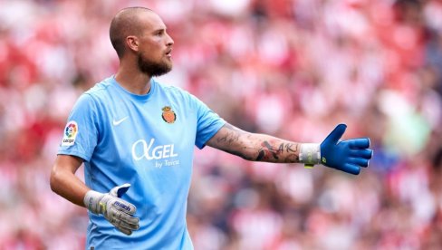MOŽE LI RAJKOVIĆ DA ZAUSTAVI REAL? Ančeloti nezadovoljan terminom meča MOŽE LI RAJKOVIĆ DA ZAUSTAVI REAL? Ančeloti nezadovoljan terminom meča