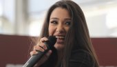 VATRENO IZDANJE: Sanja Vučić svojom pojavom oduševila fanove u Budvi (FOTO) VATRENO IZDANJE: Sanja Vučić svojom pojavom oduševila fanove u Budvi (FOTO)