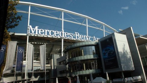 MERCEDES-BENC ŽELI DA SMANJI BROJ RADNIKA: Nudi i otpremnine od 500.000 evra