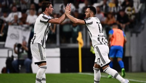 KAKAV ŠAMAR ZA JUVENTUS: Vlahović i Kostić nedovoljni, Komo očitao ozbiljnu lekciju crno-belima KAKAV ŠAMAR ZA JUVENTUS: Vlahović i Kostić nedovoljni, Komo očitao ozbiljnu lekciju crno-belima