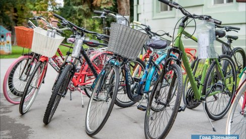 КО КУПИ БИЦИКЛУ ДО СУБОТЕ, ДОБИЋЕ ПО 10.000 ДИНАРА: У овом граду покренули необичну акцију КО КУПИ БИЦИКЛУ ДО СУБОТЕ, ДОБИЋЕ ПО 10.000 ДИНАРА: У овом граду покренули необичну акцију