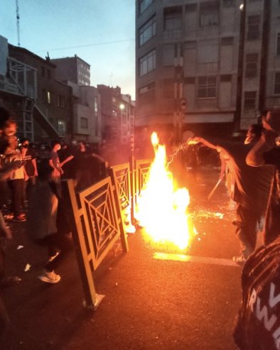 НОВА ОДЛУКА ИРАНСКЕ ВЛАДЕ: Ограничен интернет током протеста у Техерану