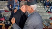 OKUPLJANJE KADIĆA UZ BLAGOSLOV JOANIKIJA: Traže se zahtevi od vlasti i odluka za genocid