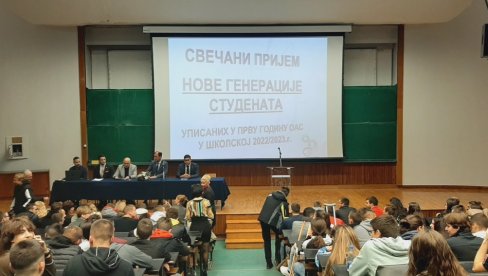 POČELA PRIPREMNA PREDAVANJA: Brucoši Mašinskog fakulteta već u klupama POČELA PRIPREMNA PREDAVANJA: Brucoši Mašinskog fakulteta već u klupama