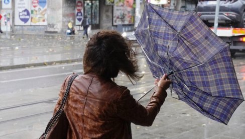 ВРЕМЕНСКИ РОЛЕРКОСТЕР ОВОГ ВИКЕНДА: Уз пролетне температуре стиже и олујни ветар, ови делови Србије биће на удару
