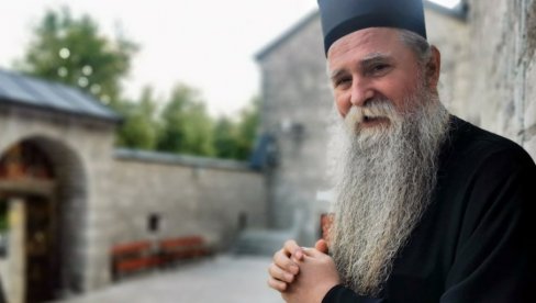 ТУЖИЛИ ГА ЗА ШИРЕЊЕ МРЖЊЕ: Одбачена кривична пријава против митрополита Јоаникија ТУЖИЛИ ГА ЗА ШИРЕЊЕ МРЖЊЕ: Одбачена кривична пријава против митрополита Јоаникија