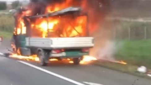 VATRENA BUKTINJA NA AUTO-PUTU: Gori kamion kod Dobanovaca, stvorile se kilometarske kolone (VIDEO)