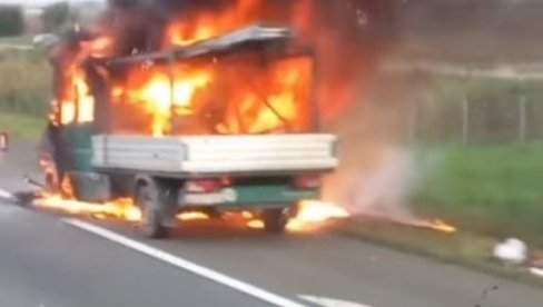 VATRENA BUKTINJA NA AUTO-PUTU: Gori kamion kod Dobanovaca, stvorile se kilometarske kolone (VIDEO) VATRENA BUKTINJA NA AUTO-PUTU: Gori kamion kod Dobanovaca, stvorile se kilometarske kolone (VIDEO)