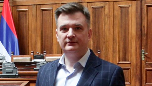 A PITALI ME ZA KONTRAREVOLUCIJU: Milenko Jovanov o smeni Šolaka i bivše dekanke Natalije Jovanović (FOTO)