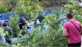 INCIDENT U NOVOM SADU: Probili zaštitnu ogradu postavljenu za pripremne radove mosta i uništili tablu (VIDEO)