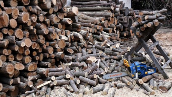 ПАЛА ЦЕНА ОГРЕВА: Сад је време за куповину пелета и дрва - детаљан ценовник