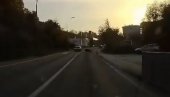 NESVAKIDAŠNJA NESREĆA U VOGOŠĆI: Divlja svinja istrčala na put i udarila u automobil (VIDEO)