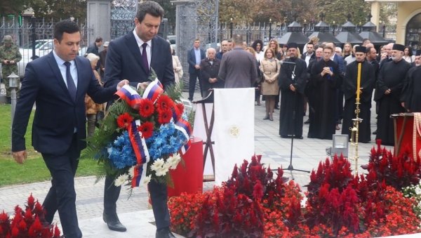 НАША ДУЖНОСТ ЈЕ ДА НЕ ЗАБОРАВЉАМО ПАЛЕ ХЕРОЈЕ:  У Шапцу обележен Дан ослобођења у Великом рату (ФОТО)