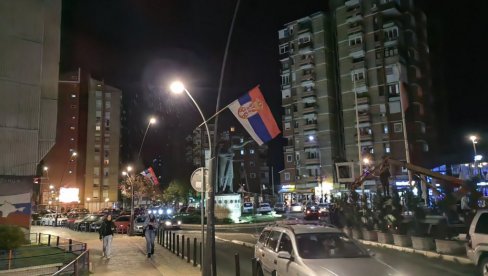 BAČENE ŠOK BOMBE: Dve detonacije u severnom delu Kosovske Mitrovice BAČENE ŠOK BOMBE: Dve detonacije u severnom delu Kosovske Mitrovice