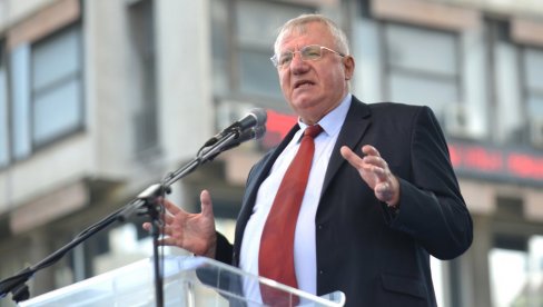 ISTINA O ATENTATU NA ŠEŠELJA: Lider radikala preživeo zahvaljujući pratiocu ISTINA O ATENTATU NA ŠEŠELJA: Lider radikala preživeo zahvaljujući pratiocu