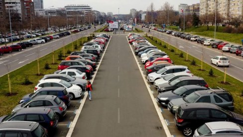 BLOKOVI 33 I 34 U ZELENOJ ZONI: Od 1. februara plaćanje parkinga na još 1.342 mesta na Novom Beogradu