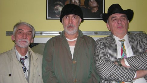 „NASTOJNIK“ 38 GODINA NA SCENI U ISTOM SASTAVU: Predstava kikindskog pozorišta jedinstvena u zemlji (Foto)