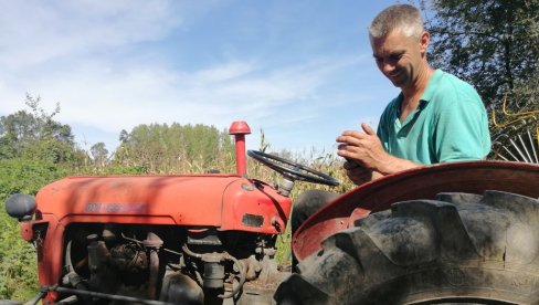 PODRŠKA SELU I SELJAKU: Država deli 15 hiljada tona poljoprivrednicima u Rađevini