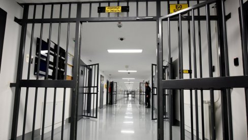 U ZATVORU U NIŠU PRONAĐENO TELO ZATVORENIKA (34) Isečen u predelu vrata, evo šta je pronađeno pored njega