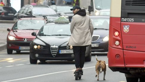 TROTINETOM SAMO UZ DESNU IVICU KOLOVOZA: Dvotočkaše na struju moći će da voze 14-godišnjaci, ali tamo gde je ograničenje 30km/h