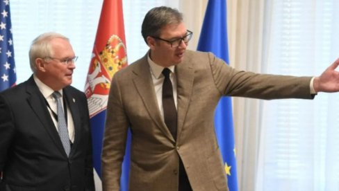 VUČIĆ SUTRA SA HILOM: Sastanak sa ambasadorom SAD u zgradi Generalnog sekretarijata predsednika Republike VUČIĆ SUTRA SA HILOM: Sastanak sa ambasadorom SAD u zgradi Generalnog sekretarijata predsednika Republike