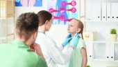 ЛЕТИ РАСТЕ БРОЈ ИНФЕКЦИЈА УХА: Упозорење лекара - Код мале деце упала је драматичнија