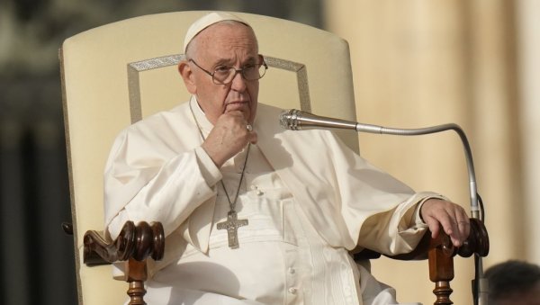 ЕВРОПА ДА НЕ ЗАЛУТА НА ПУТ ИДЕОЛОШКОГ КОЛОНИЈАЛИЗМА Папа Франциско похвалио породичну политику Мађарске
