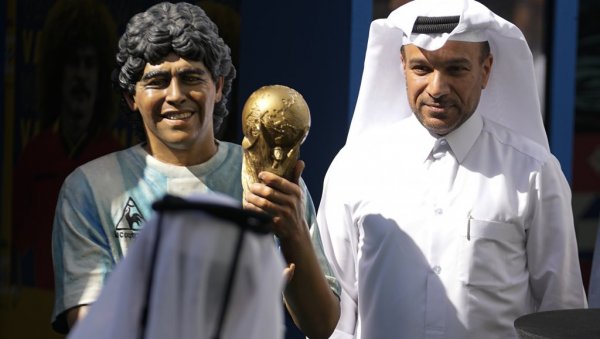 ЖИВОТ ЈЕ ВЕЛИКИ, СМРТ ЈЕ МАЈУШНА! У Новостима објављена читуља Дијегу Арманду Марадони и то од кога