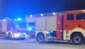 DETALJI POŽARA NA NOVOM BEOGRADU: Na lice mesta su izašla četiri vozila sa 17 vatrogasaca