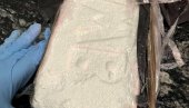 ОТКРИВЕНА ЦЕЛА ШЕМА ШВЕРЦА КОКАИНА: У великој акцији пао врачарац из кавачког клана - дрогу крили у бетонским плочама