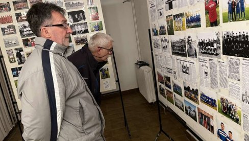 VEK „BUBAMARE“ U ĐURINOJ VAROŠI: U Srpskoj Crnji obeležili sto godina postojanja FK Budućnost (FOTO) VEK „BUBAMARE“ U ĐURINOJ VAROŠI: U Srpskoj Crnji obeležili sto godina postojanja FK Budućnost (FOTO)