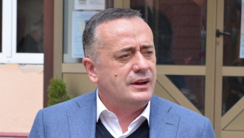 NAVIJALI I KINEZI: Ovako je Aleksandar Antić bodrio orlove NAVIJALI I KINEZI: Ovako je Aleksandar Antić bodrio orlove