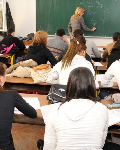 НЕ ДОЛАЗЕ У ШКОЛУ ДА САЧУВАЈУ ОЦЕНЕ: Београдски средњошколци имају од 80 до 100 изостанка по полугођу