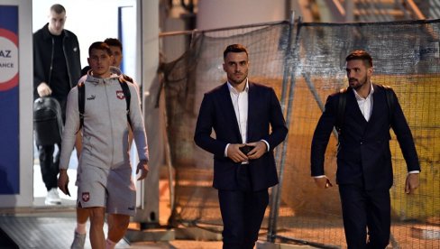 ORLOVI STIGLI KUĆI: Fudbaleri Srbije se vratili sa Mundijala u Kataru (FOTO) ORLOVI STIGLI KUĆI: Fudbaleri Srbije se vratili sa Mundijala u Kataru (FOTO)