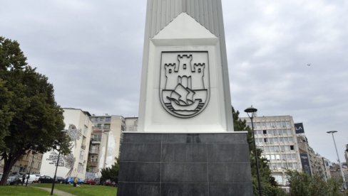 IŠARALI SPOMENIK I NA ZELENOM VENCU: Na meti vandala bilo obeležje posvećeno Prvoj konferenciji nesvrstanih IŠARALI SPOMENIK I NA ZELENOM VENCU: Na meti vandala bilo obeležje posvećeno Prvoj konferenciji nesvrstanih