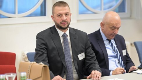 KAKO REŠITI PROBLEM ENERGETSKOG SIROMAŠTVA: Delegat Doma naroda BiH Želimir Nešković na sastanku u Beču KAKO REŠITI PROBLEM ENERGETSKOG SIROMAŠTVA: Delegat Doma naroda BiH Želimir Nešković na sastanku u Beču