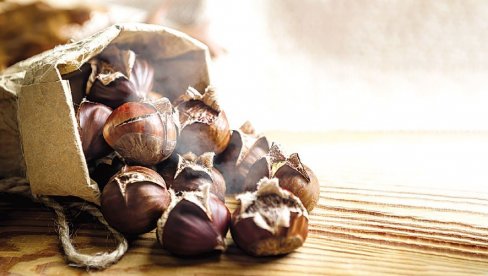 UKUSAN, HRANLJIV I LEKOVIT: Uživajte u kestenu – dobar je i za dijabetičare i ako imate problem sa glutenom UKUSAN, HRANLJIV I LEKOVIT: Uživajte u kestenu – dobar je i za dijabetičare i ako imate problem sa glutenom