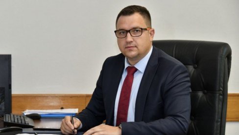 LUČIĆ OSUMNJIČEN DA JE ZAPOŠLJAVAO I PUTOVAO MIMO ZAKONA? Detalji hapšenja ministra za ljudska prava i izbeglice BiH LUČIĆ OSUMNJIČEN DA JE ZAPOŠLJAVAO I PUTOVAO MIMO ZAKONA? Detalji hapšenja ministra za ljudska prava i izbeglice BiH