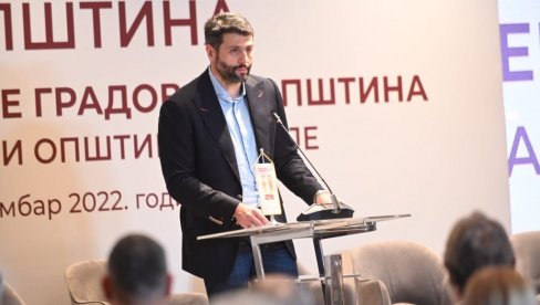 ŠAPIĆ POZDRAVIO UČESNIKE SKGO: Rešeni smo da stalno jačamo kvalitet rada naših javnih institucija ŠAPIĆ POZDRAVIO UČESNIKE SKGO: Rešeni smo da stalno jačamo kvalitet rada naših javnih institucija