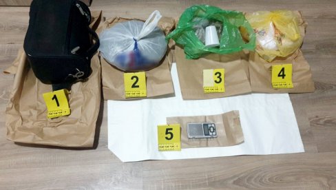ZAPLENA MARIHUANE U KRUŠEVCU: Uhapšenom muškarcu pronašli drogu u stanu (FOTO) ZAPLENA MARIHUANE U KRUŠEVCU: Uhapšenom muškarcu pronašli drogu u stanu (FOTO)
