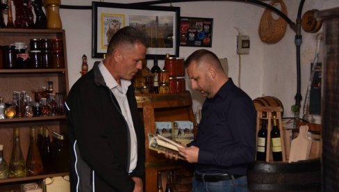 NIJE KURTIJU PROBLEM VINO: Odlučnost Petrovića i drugih Srba da žive a svojim ognjištima tišti njega NIJE KURTIJU PROBLEM VINO: Odlučnost Petrovića i drugih Srba da žive a svojim ognjištima tišti njega