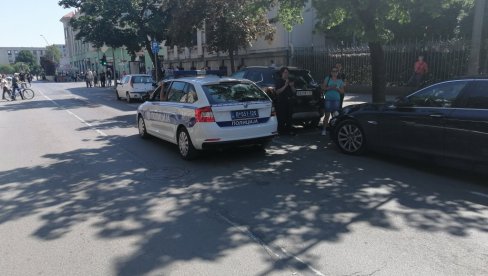 HAPŠENJE ZBOG DROGE: Policija privela osumnjičenog u Šapcu HAPŠENJE ZBOG DROGE: Policija privela osumnjičenog u Šapcu