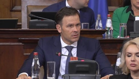 MALI U SKUPŠTINI: Ako izglasate ovaj budžet, glasali ste za povećanje plata i penzija (VIDEO) MALI U SKUPŠTINI: Ako izglasate ovaj budžet, glasali ste za povećanje plata i penzija (VIDEO)