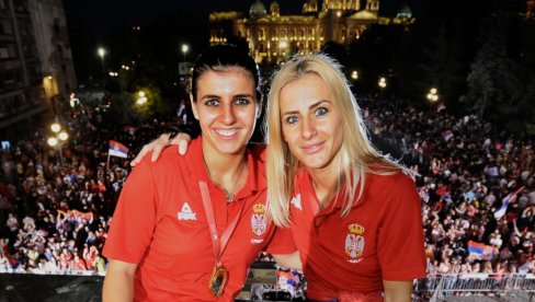 DABOVIĆKA TRUDNA: I budući tata je sportista - uživaju zajedno DABOVIĆKA TRUDNA: I budući tata je sportista - uživaju zajedno