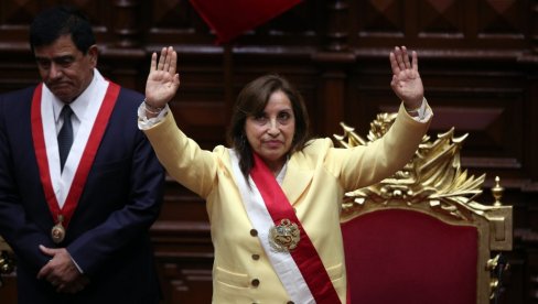 PERU IZNENADA DOBIO PRVU PREDSEDNICU: Posle pokušaja raspuštanja parlamenta, pa hapšenja predsednika Perua Pedra Kastilja smena na čelu države