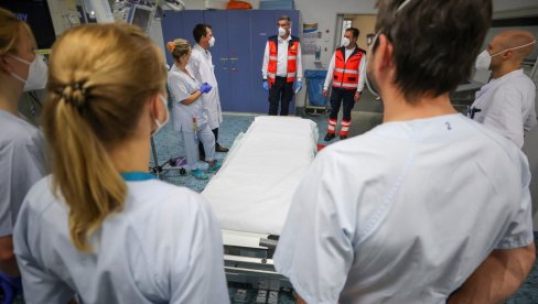 NEDOSTAJE 2.000 LEKARA: Haos u Hrvatskoj pred štrajk zdravstvenih radnika -  Na pregled se čeka i po 600 dana