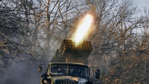 РАТ У УКРАЈИНИ: Руске снаге напредују код Угледара, ВСУ покушава десант код Каховке; Стижу и леопарди и абрамси  (ФОТО/ВИДЕО)